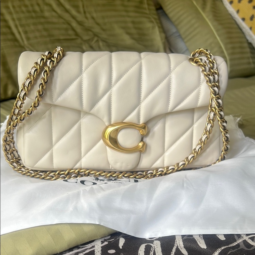 Elegant Cream Quilted Shoulder Bag